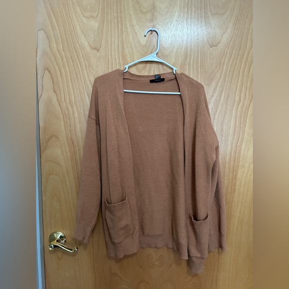 Forever 21 Cardigan - Picture 1 of 4